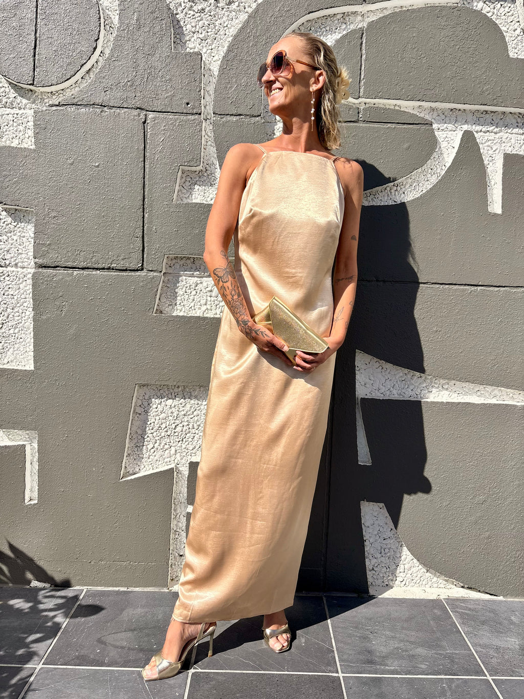 Robe longue satinée champagne dos ouvert